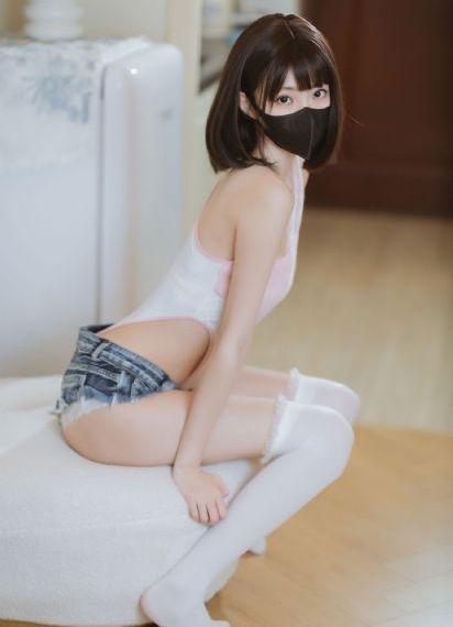 亚洲日本女同性恋三人行正片_国产剧高清完整版