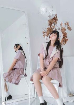 裸体女人全体赤裸裸腹部_高清在线观看完整版