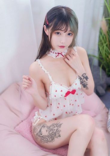 妈妈在厨房被同学征服_4K在线观看完整版